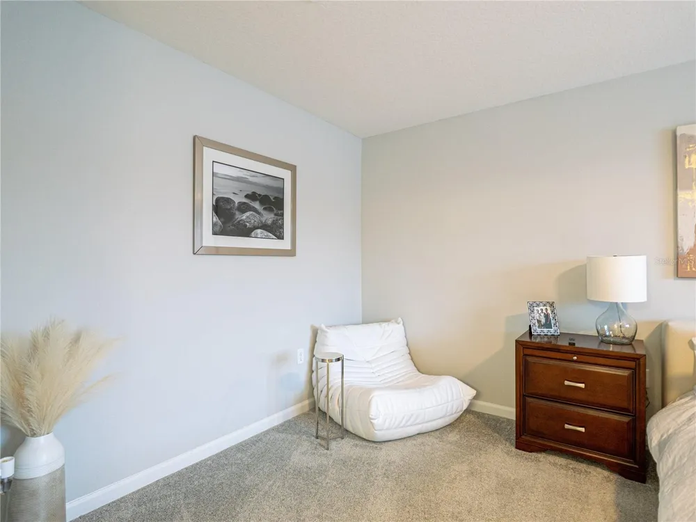 4902 LIVINGSTON LANE Oviedo, FL 32765