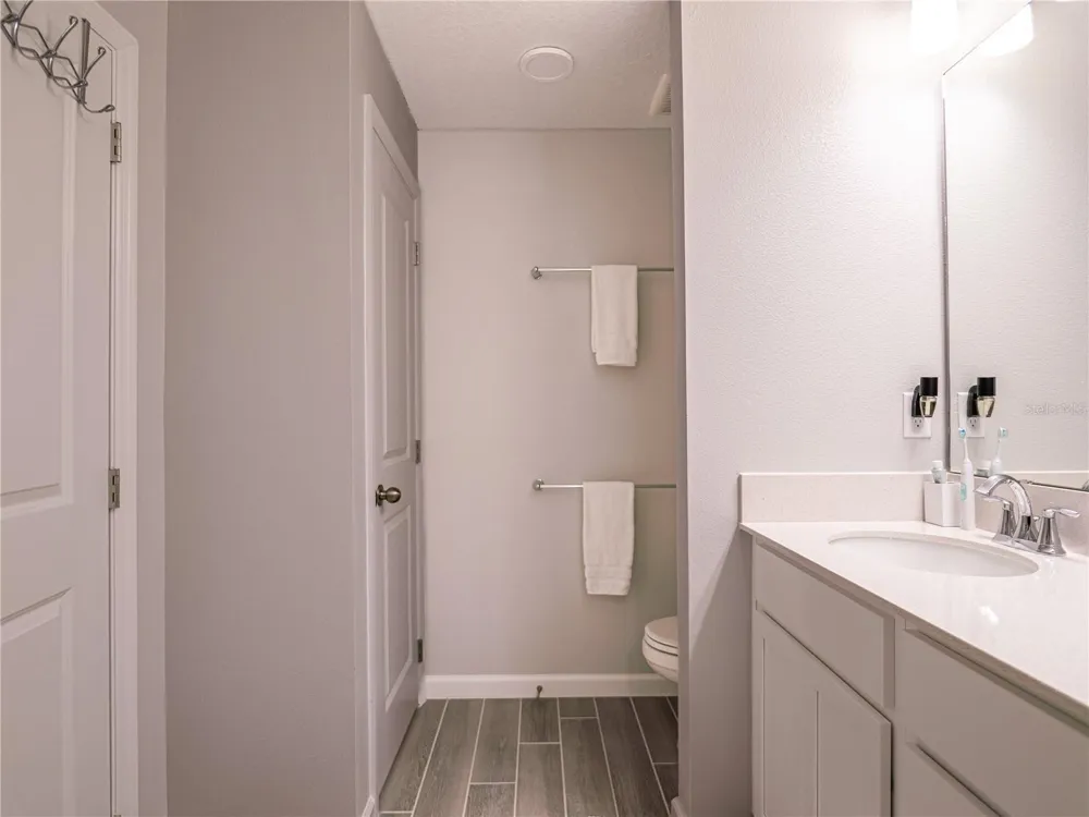 4902 LIVINGSTON LANE Oviedo, FL 32765