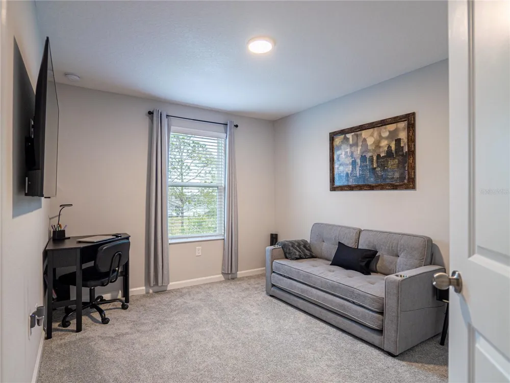 4902 LIVINGSTON LANE Oviedo, FL 32765