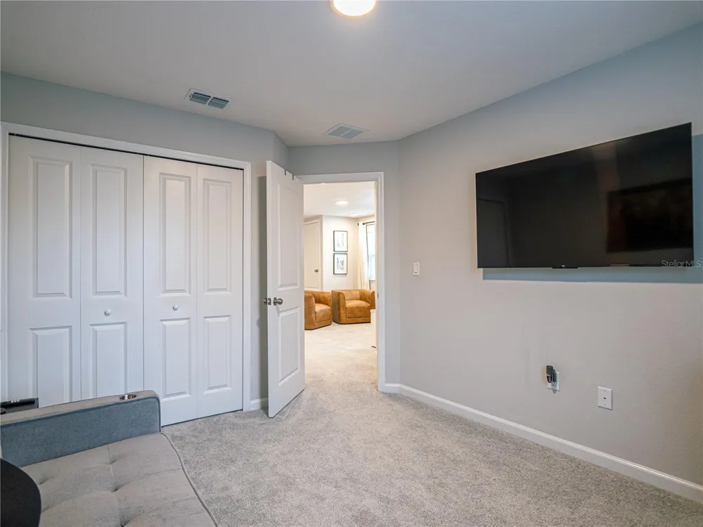 4902 LIVINGSTON LANE Oviedo, FL 32765