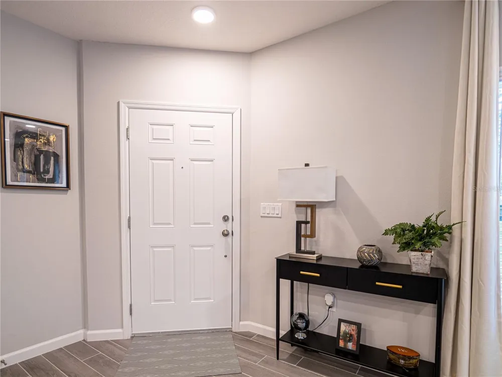 4902 LIVINGSTON LANE Oviedo, FL 32765