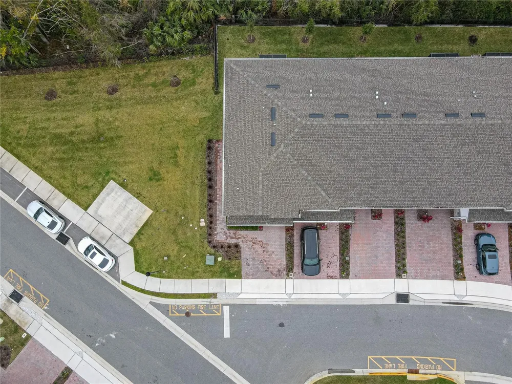 4902 LIVINGSTON LANE Oviedo, FL 32765
