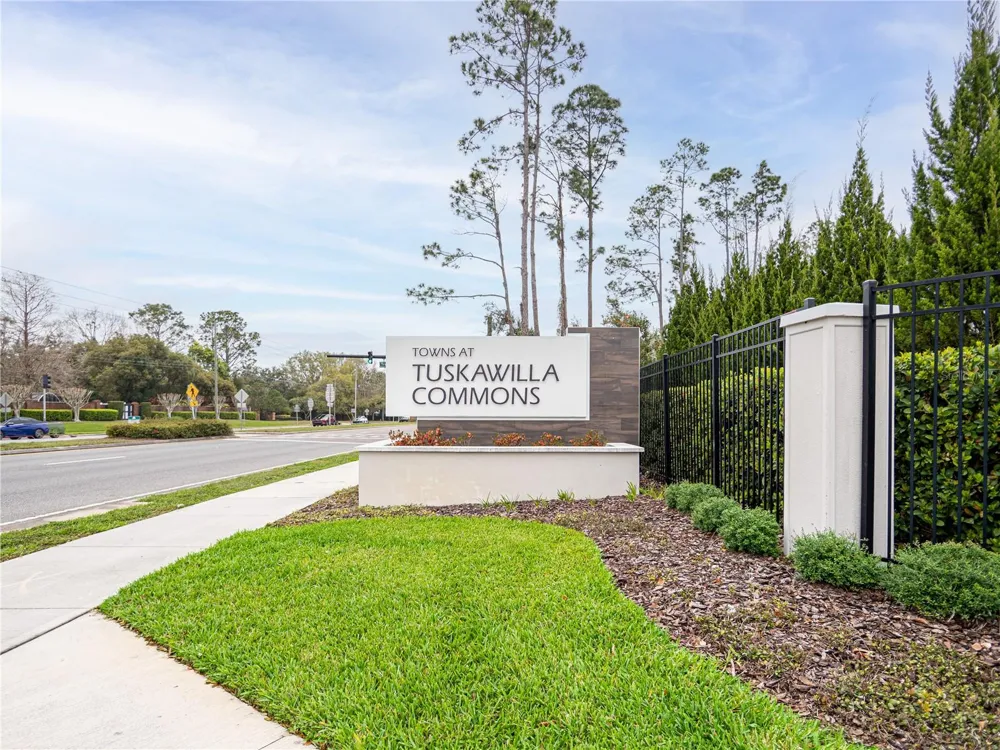 4902 LIVINGSTON LANE Oviedo, FL 32765