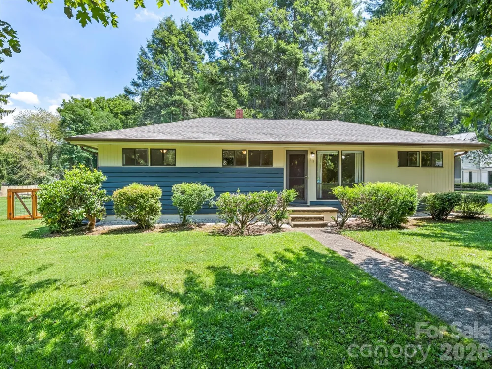 713 Brown Avenue Waynesville, NC 28786