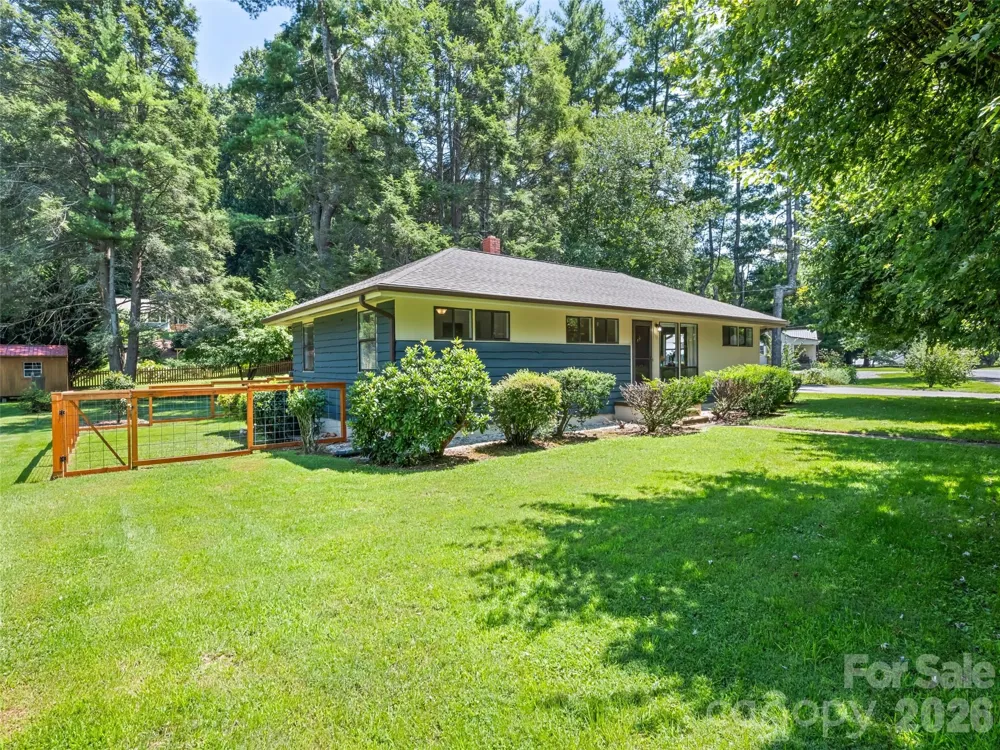 713 Brown Avenue Waynesville, NC 28786