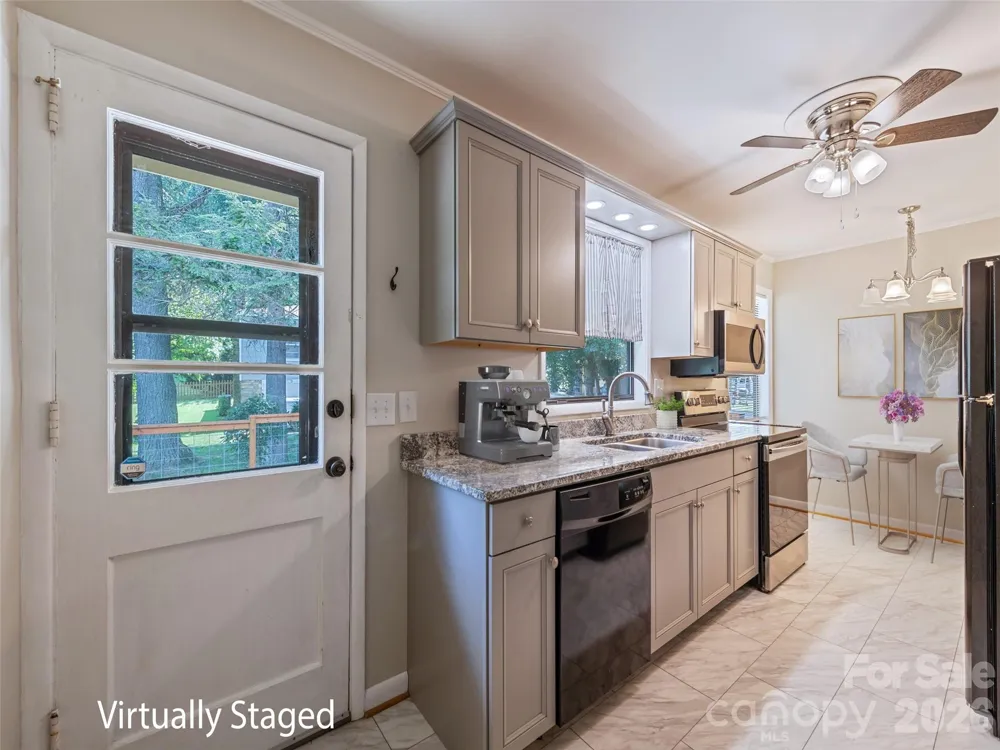 713 Brown Avenue Waynesville, NC 28786