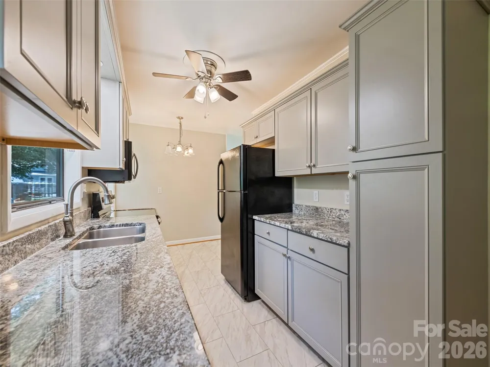 713 Brown Avenue Waynesville, NC 28786