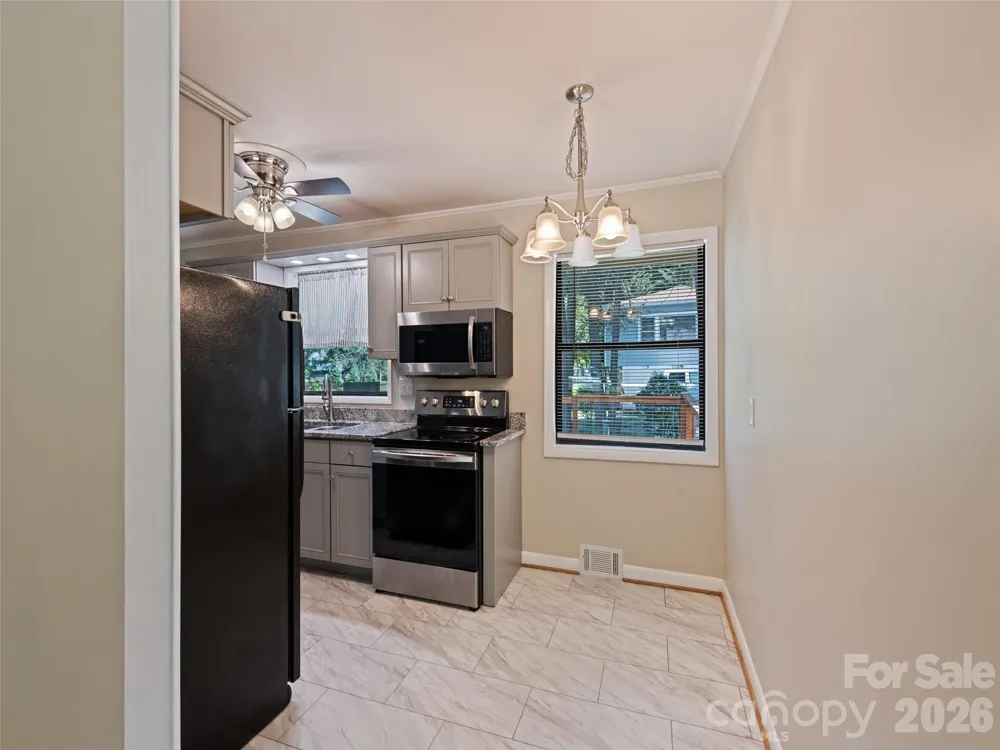 713 Brown Avenue Waynesville, NC 28786
