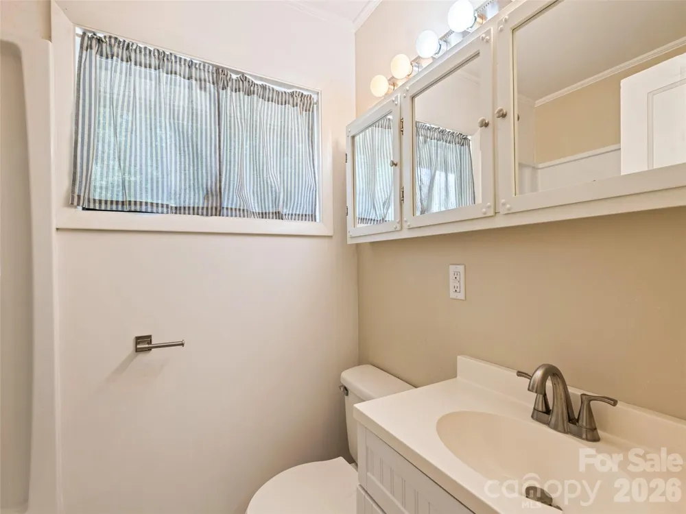 713 Brown Avenue Waynesville, NC 28786