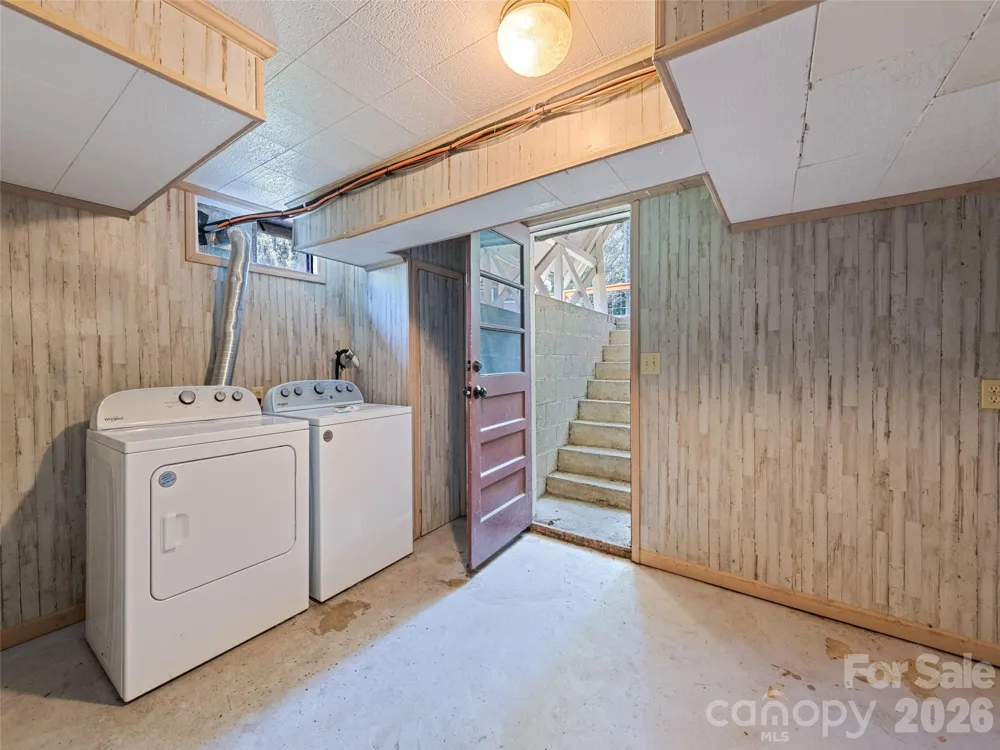 713 Brown Avenue Waynesville, NC 28786
