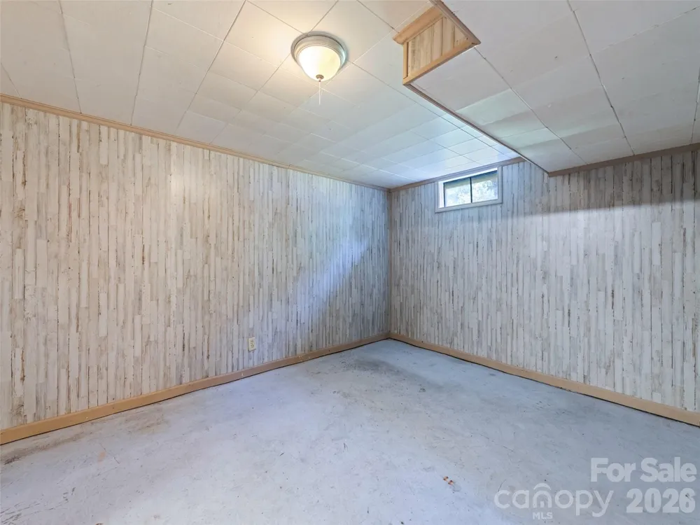 713 Brown Avenue Waynesville, NC 28786