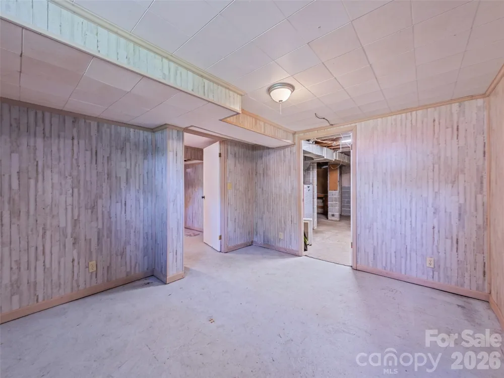 713 Brown Avenue Waynesville, NC 28786