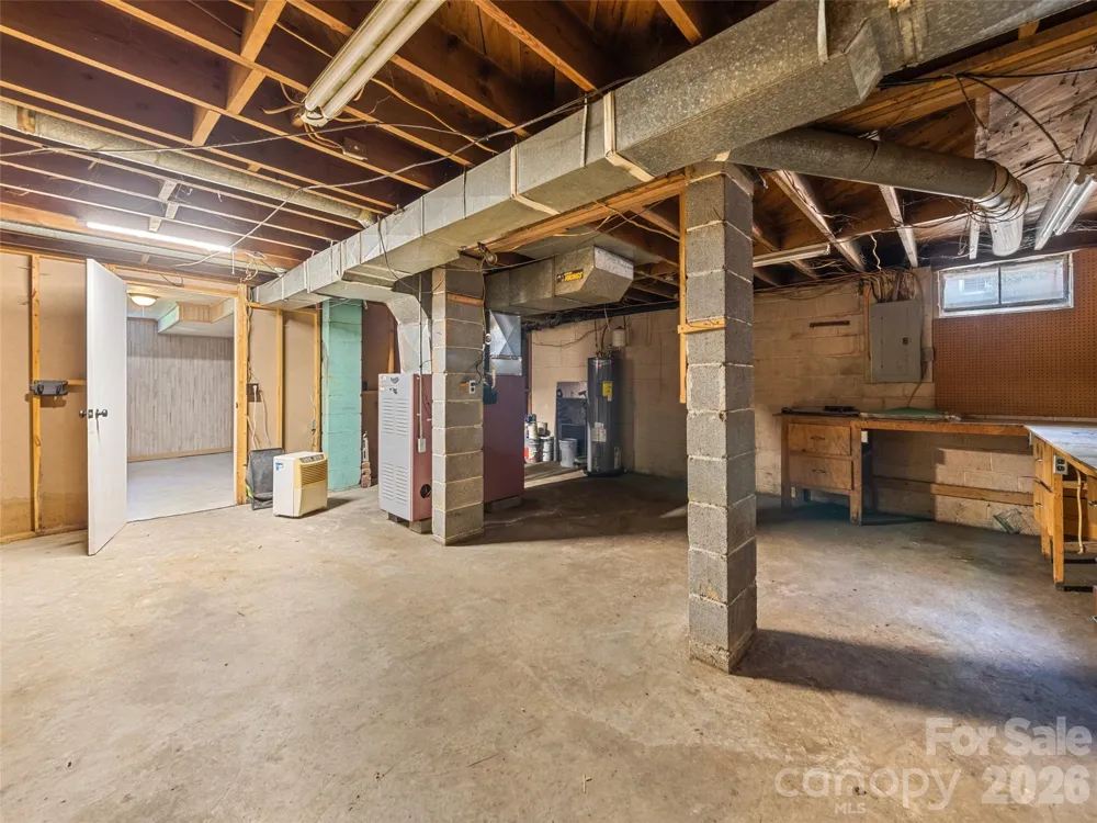 713 Brown Avenue Waynesville, NC 28786