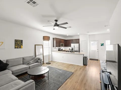 2729 Louris Lane