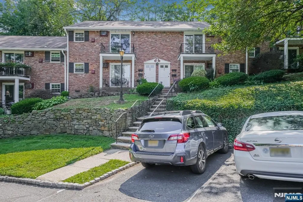 320 South Street 18H Morristown Town, NJ 07960
