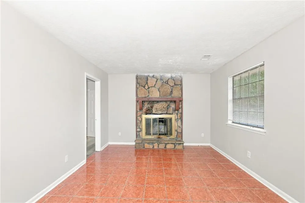 596 Crestmont Court Jonesboro, GA 30238
