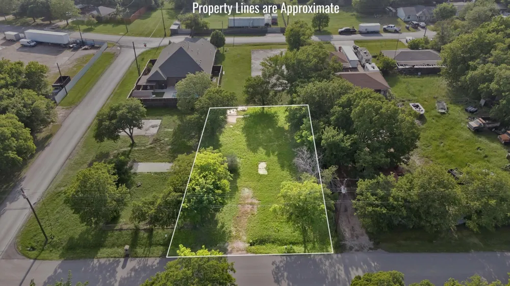 224 Carson Street Red Oak, TX 75154
