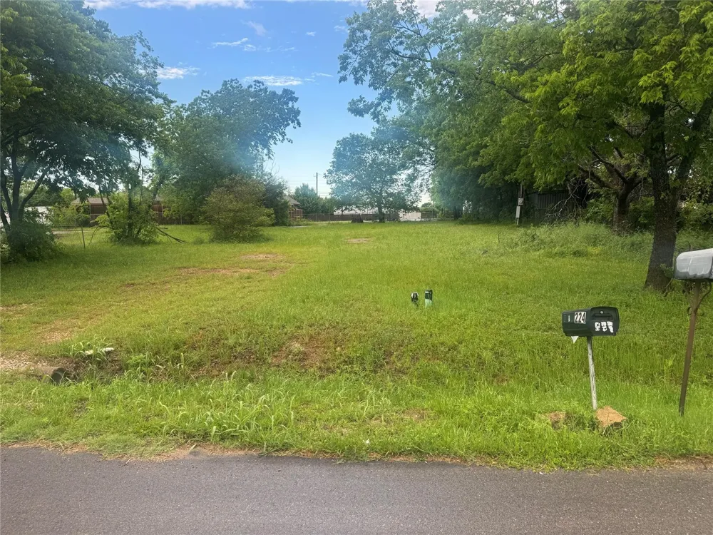 224 Carson Street Red Oak, TX 75154