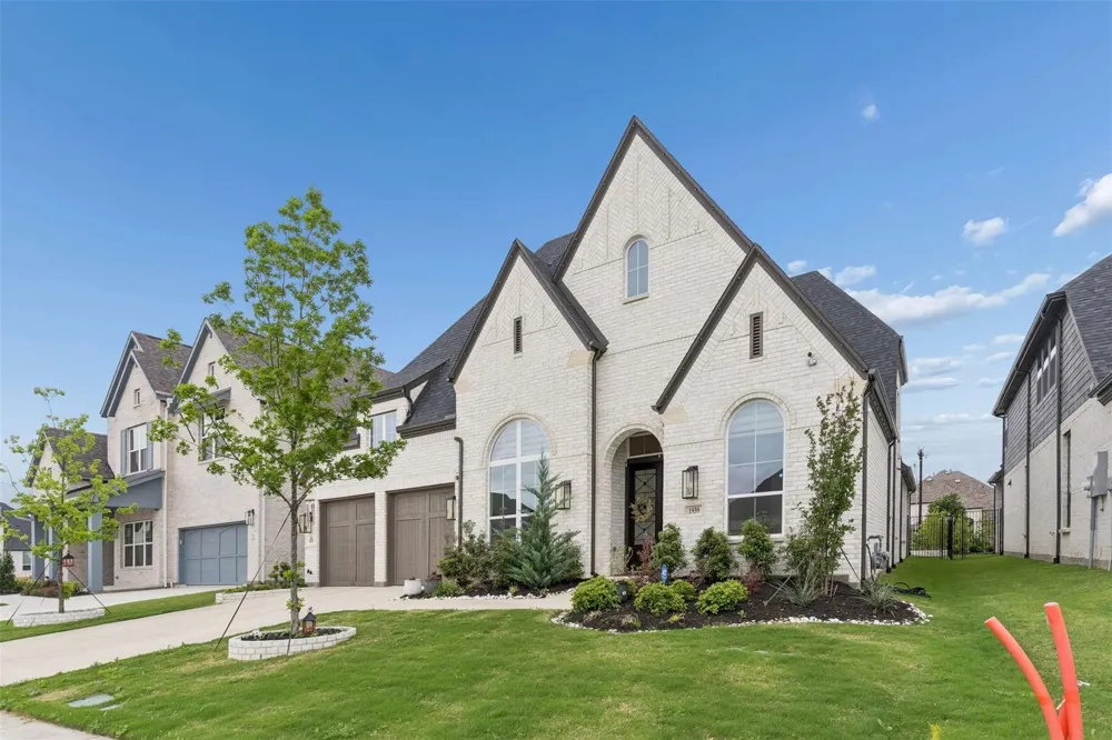 1939 Apple Tree Drive Rockwall, TX 75087