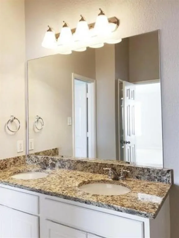 5125 Bayridge Court Fort Worth, TX 76179