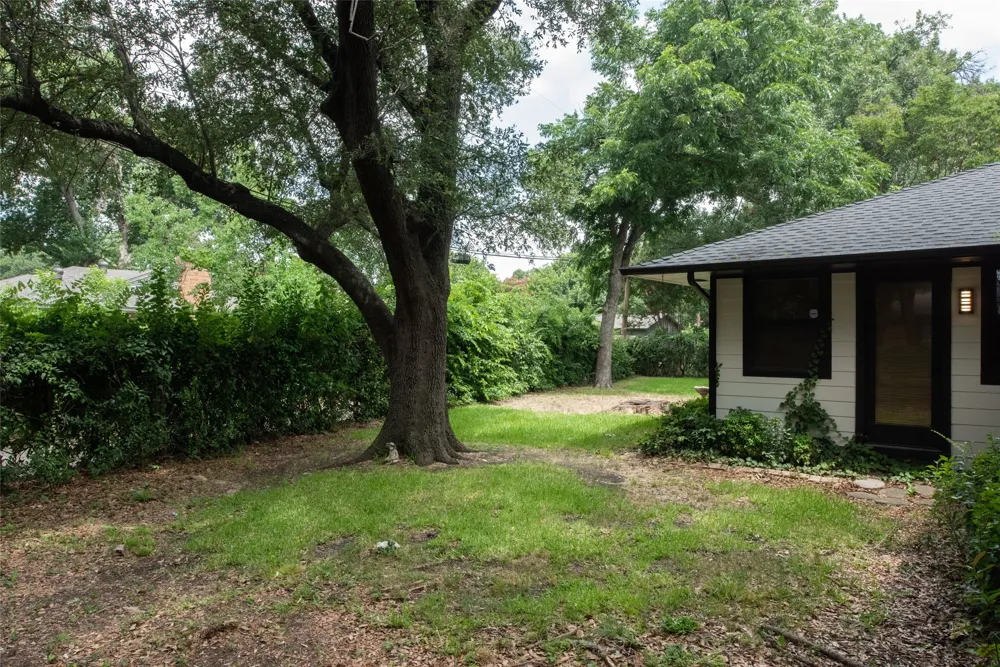 308 S Grove Road Richardson, TX 75081