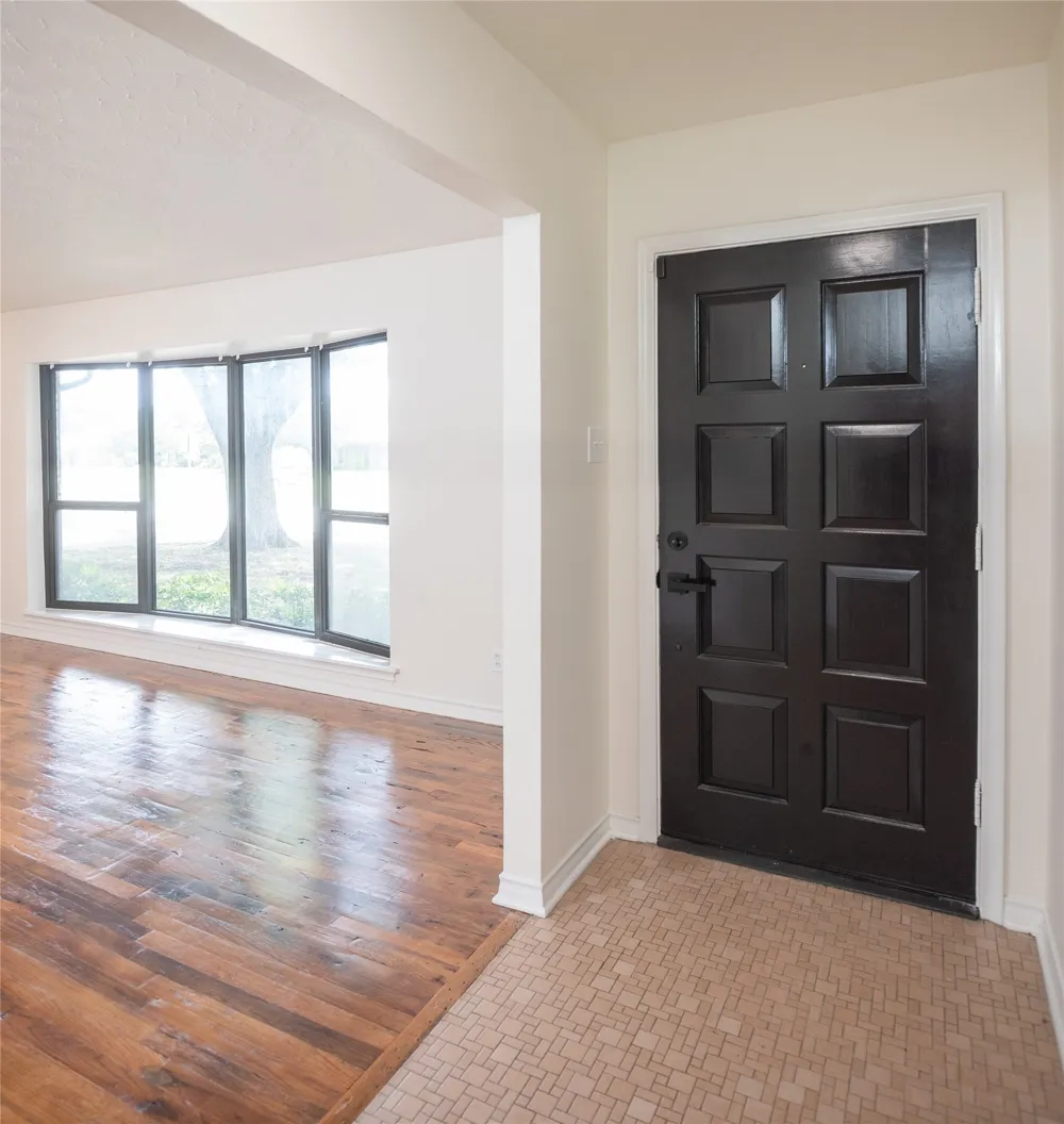 308 S Grove Road Richardson, TX 75081