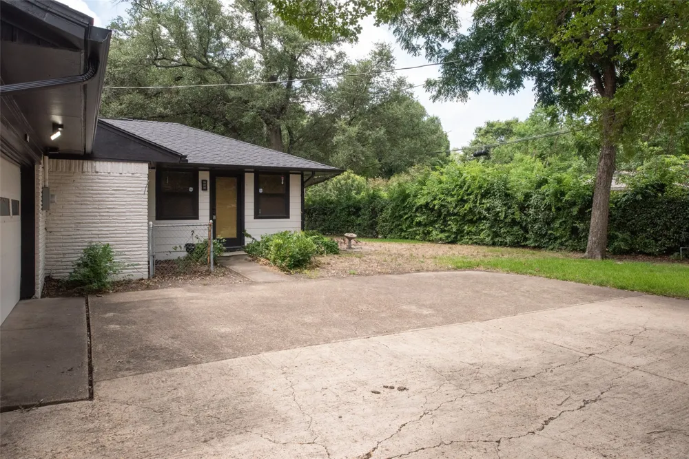 308 S Grove Road Richardson, TX 75081