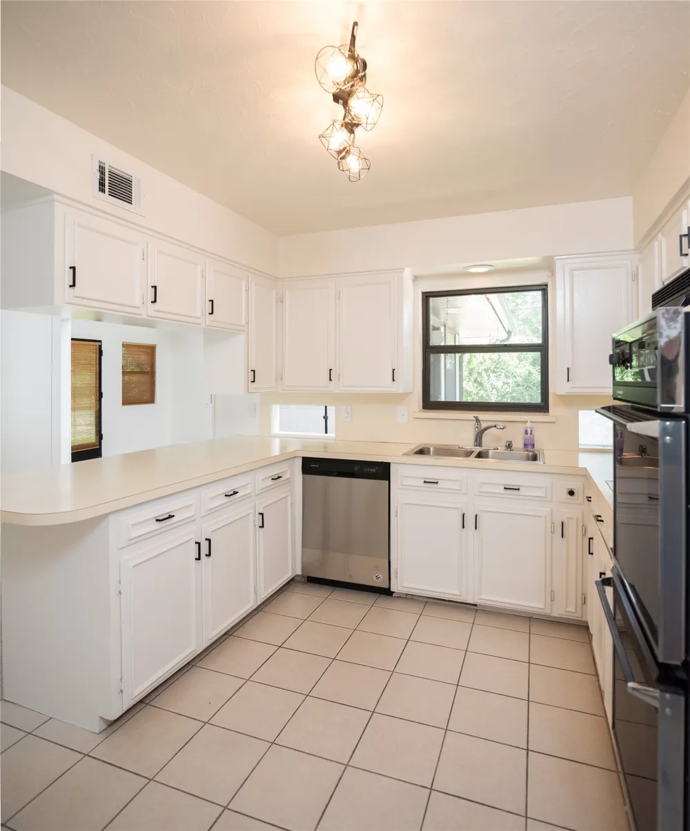 308 S Grove Road Richardson, TX 75081