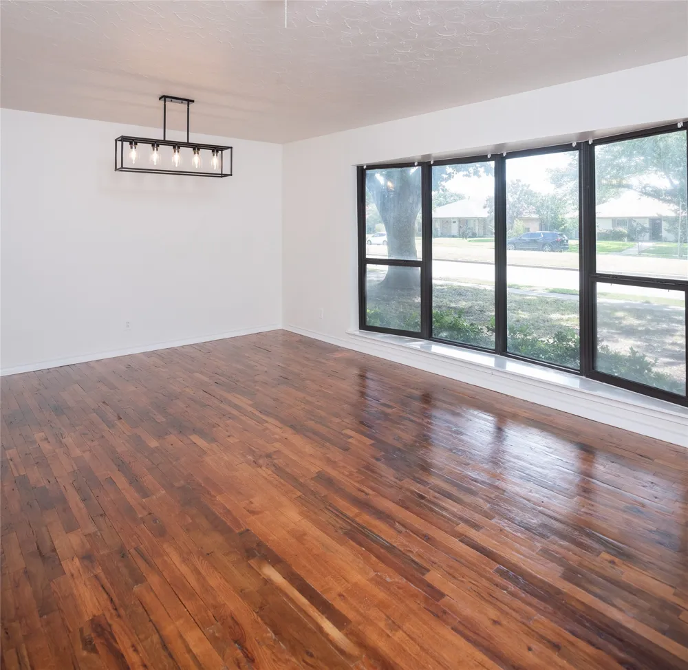 308 S Grove Road Richardson, TX 75081