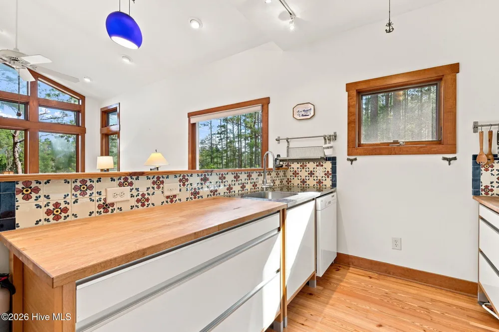 931 Schrams Beach Road Belhaven, NC 27810
