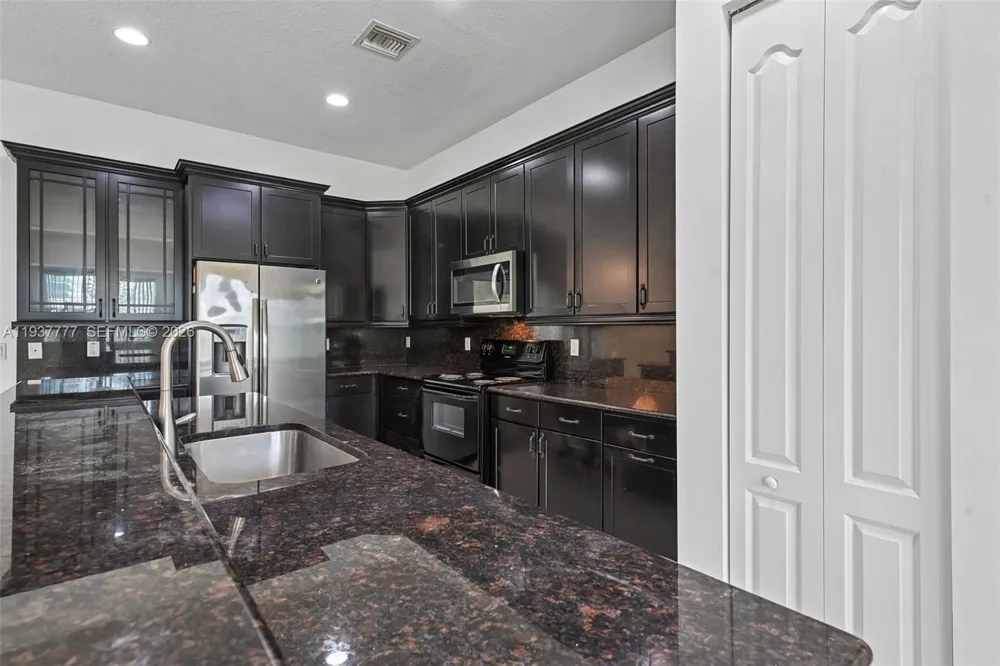 6432 SW 55th Pl Davie, FL 33314