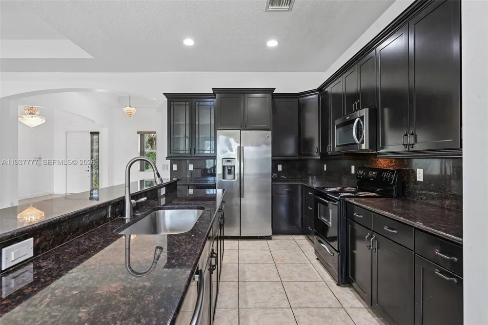 6432 SW 55th Pl Davie, FL 33314