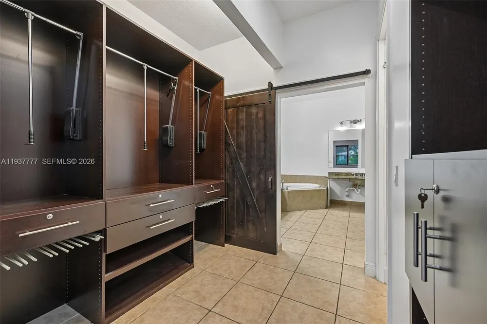 6432 SW 55th Pl Davie, FL 33314