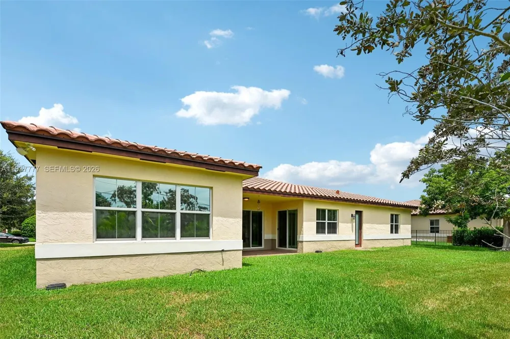 6432 SW 55th Pl Davie, FL 33314