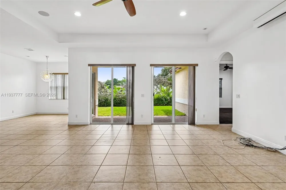 6432 SW 55th Pl Davie, FL 33314