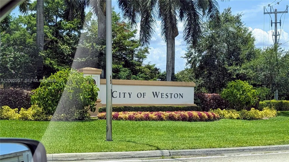 2231 Cordoba Bnd Weston, FL 33327