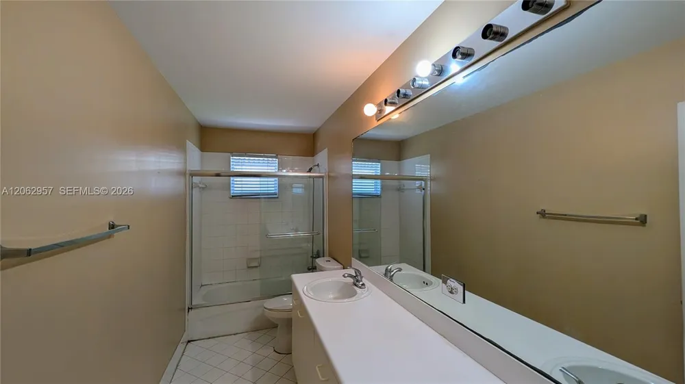 2231 Cordoba Bnd Weston, FL 33327