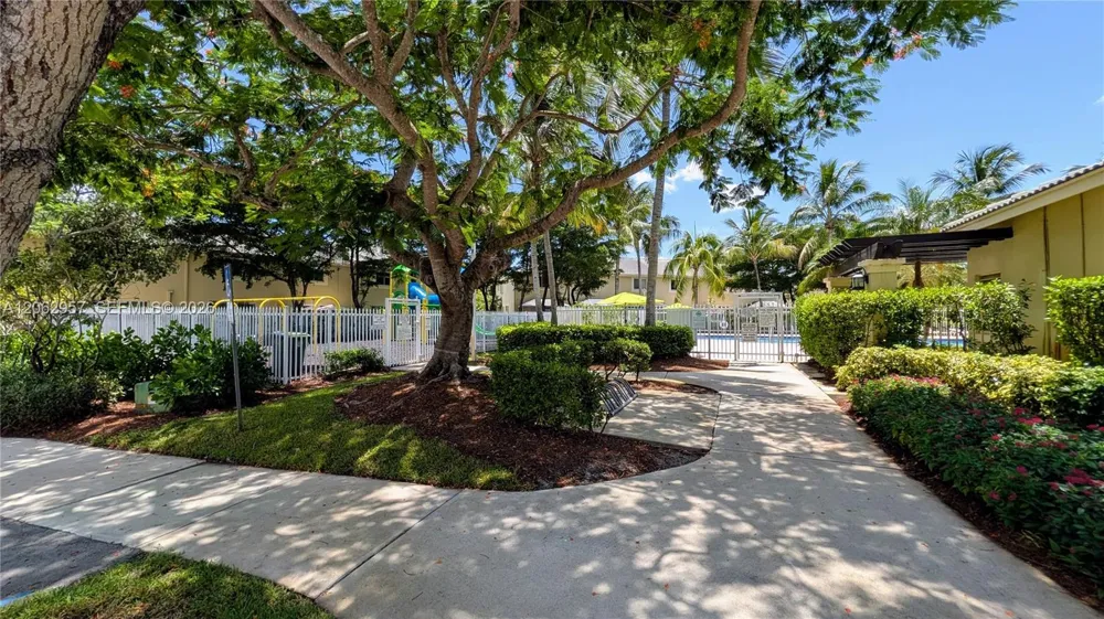 2231 Cordoba Bnd Weston, FL 33327
