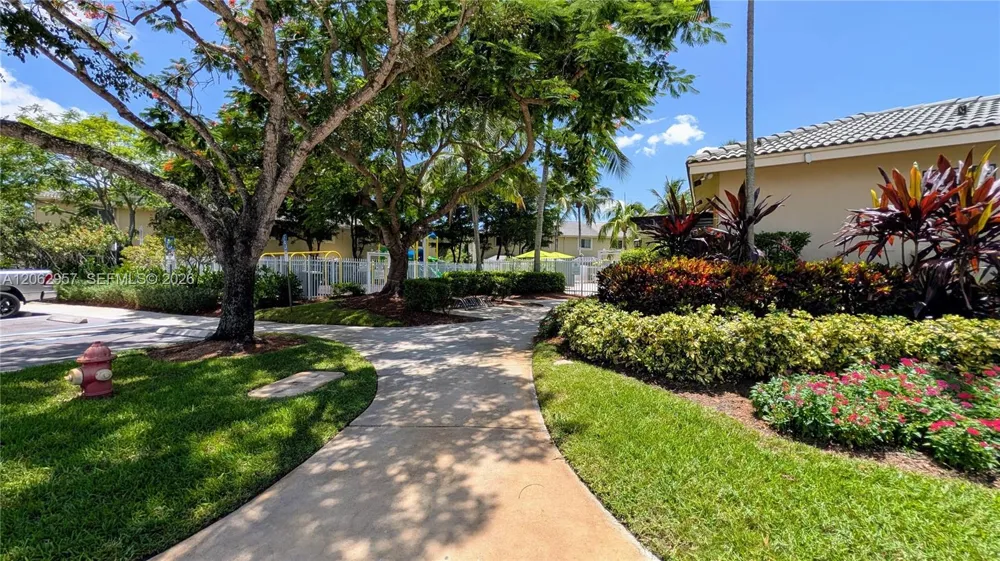 2231 Cordoba Bnd Weston, FL 33327