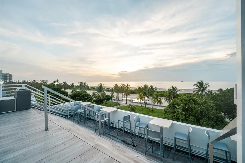 1060 Ocean Dr #D204 Miami Beach, FL 33139