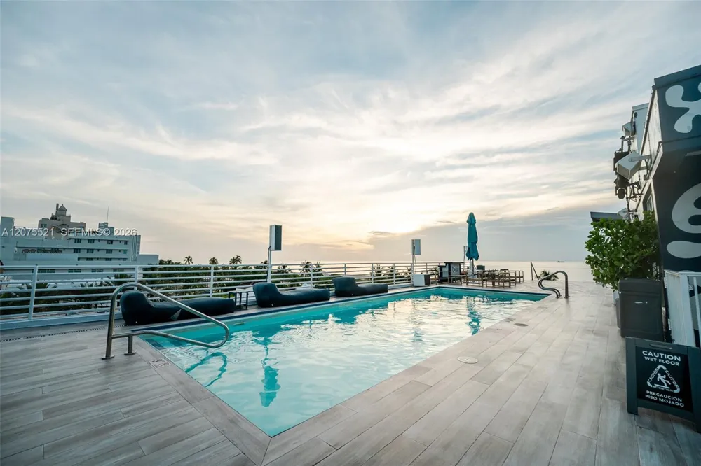 1060 Ocean Dr #D204 Miami Beach, FL 33139