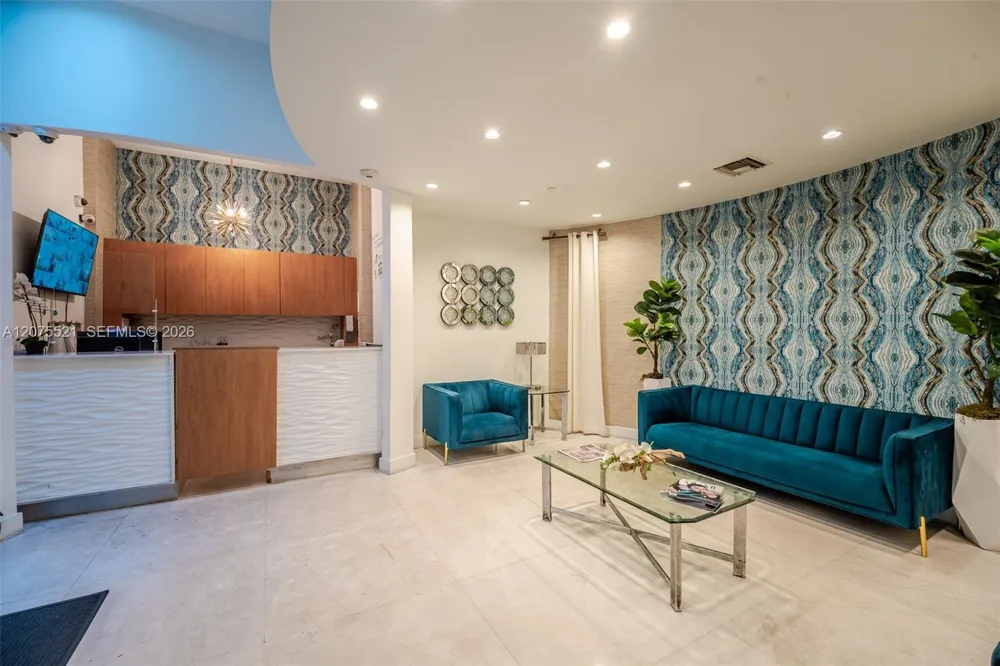 1060 Ocean Dr #D204 Miami Beach, FL 33139