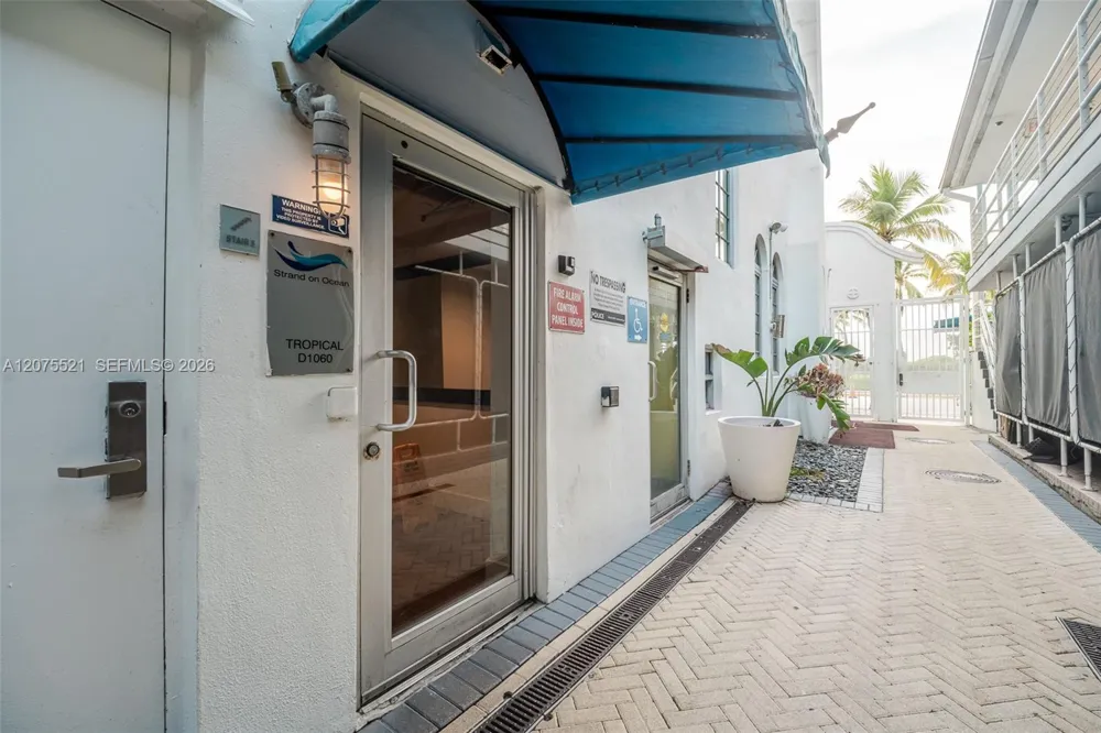 1060 Ocean Dr #D204 Miami Beach, FL 33139
