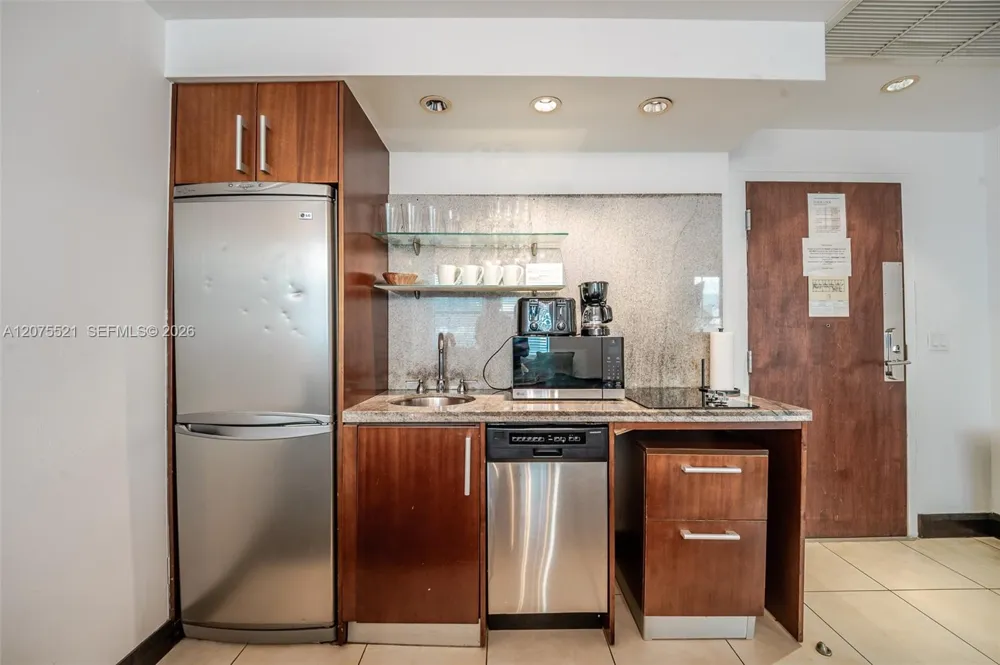 1060 Ocean Dr #D204 Miami Beach, FL 33139
