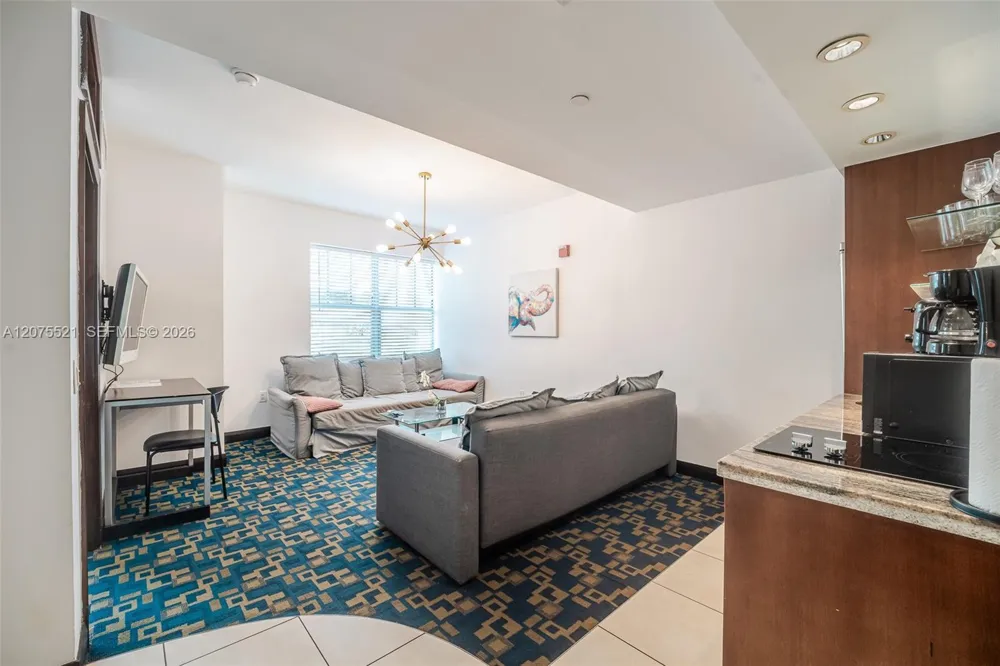 1060 Ocean Dr #D204 Miami Beach, FL 33139