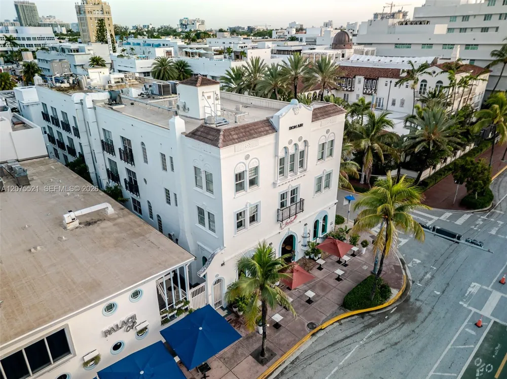 1060 Ocean Dr #D204 Miami Beach, FL 33139