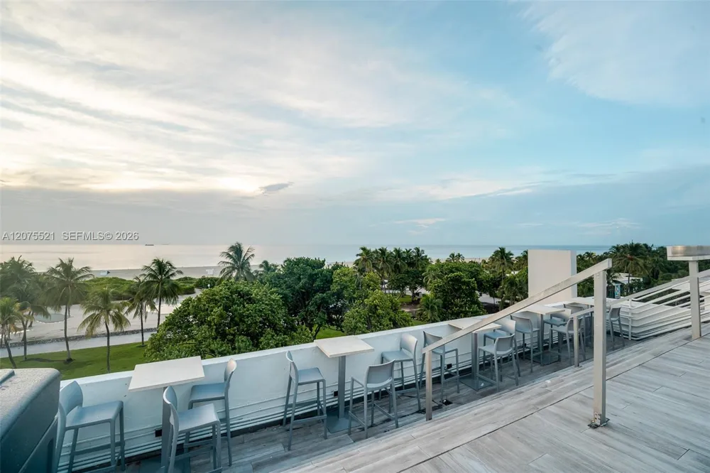 1060 Ocean Dr #D204 Miami Beach, FL 33139