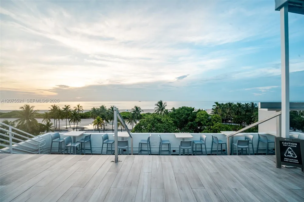 1060 Ocean Dr #D204 Miami Beach, FL 33139