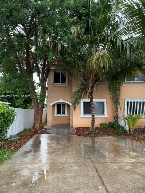 10230 SW 173rd St Miami, FL 33157