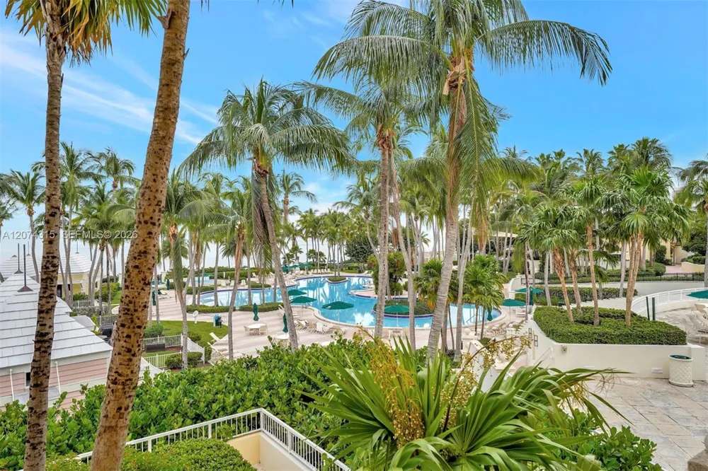 791 Crandon Blvd #301 Key Biscayne, FL 33149
